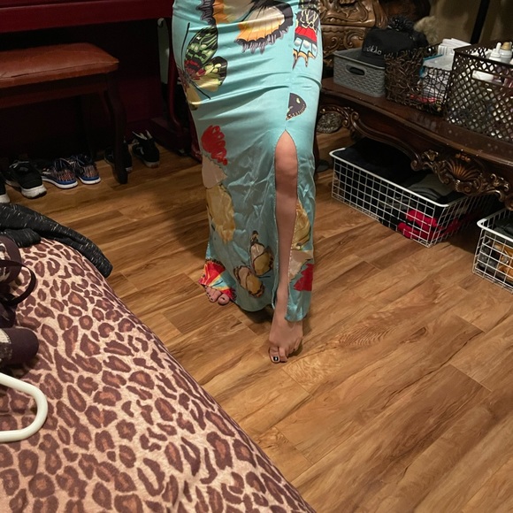 Blue 100% silk skirt with butterflies, gently used - Picture 2 of 3